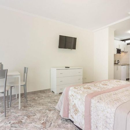 Tenerife Olympia Apart Hotel-Playa De Las Americas. Balcony, Sea View & Pool エクステリア 写真